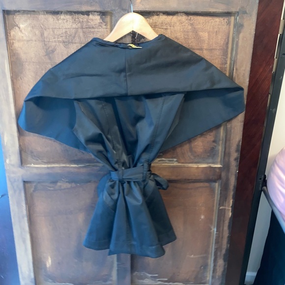 BEBE CAPE VEST - LIKE NEW! Size m - Picture 5 of 7